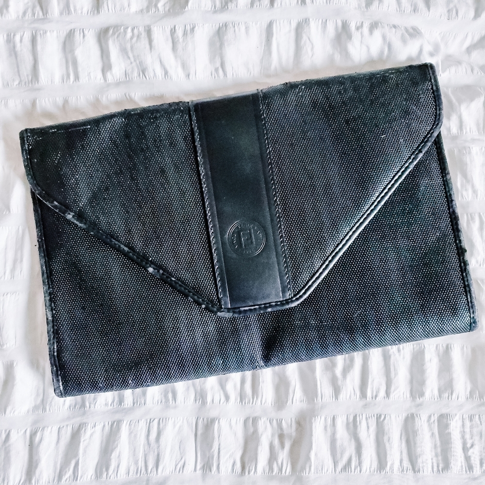 👛Fendi envelope clutch